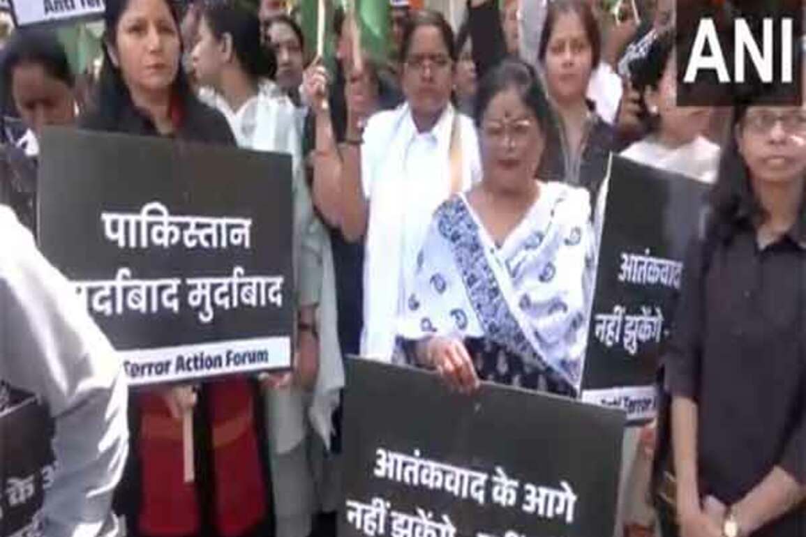 Delhi: protests erupt near Pakistan High Commission condemning Pahalgam terror attack