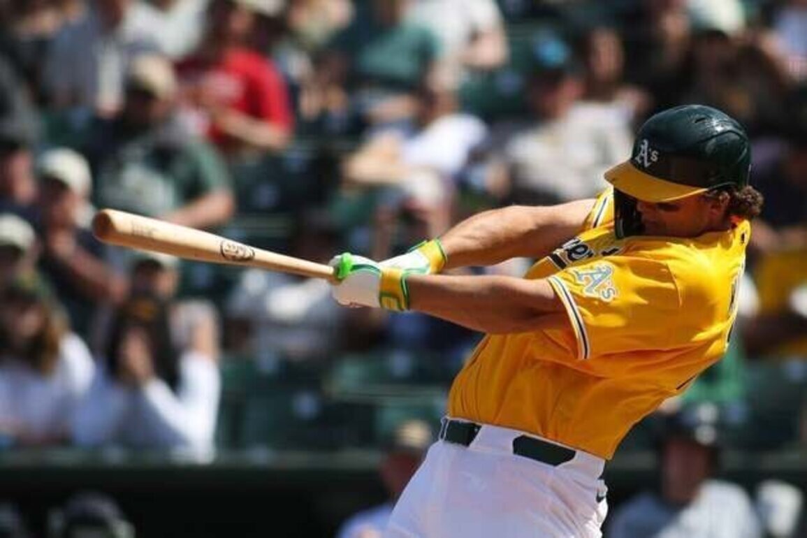 A's, White Sox wrap up power-fueled series