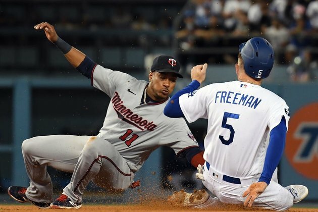 Dodgers blast Twins for 10th straight victory