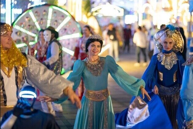 UAE Fountain, international folk performances captivate visitors to Sheikh Zayed Festival