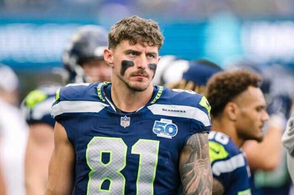 Seahawks Tight End Eric Saubert Signs One-Year Contract Extension