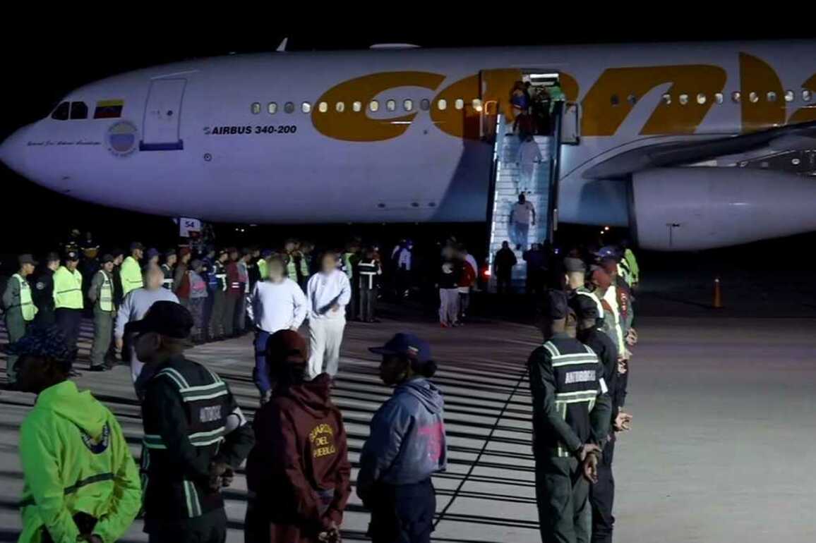 US resumes deportation flights to Venezuela
