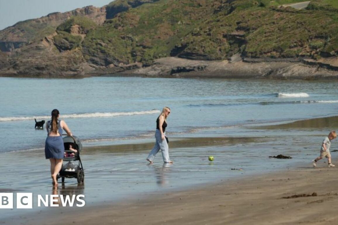 UK weather- Hottest ever start to May as temperatures hit 29C