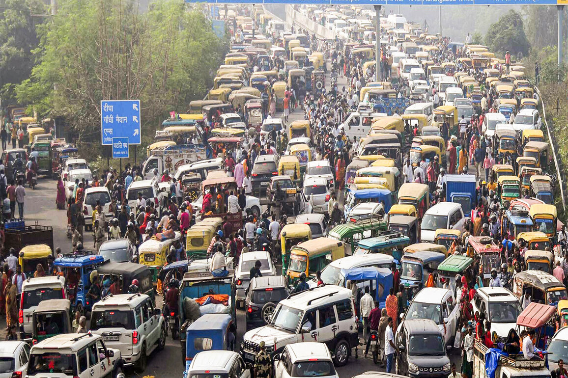 Maharashtra and Uttar Pradesh lead India's vehicle sales in Q3 FY25-26: SIAM