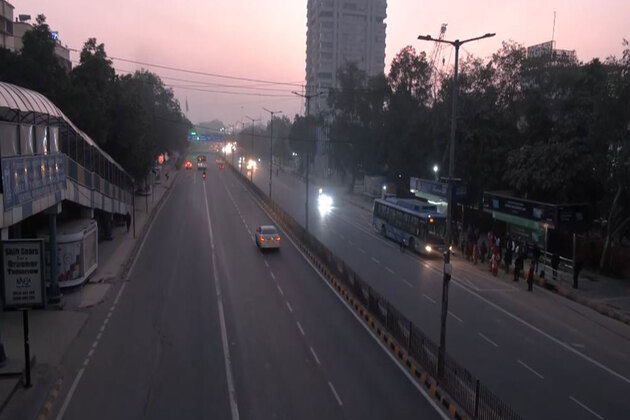 Delhi's air quality improves, AQI recorded at 213