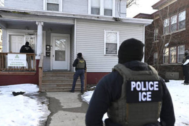 US residents could be justified in shooting federal agents - Democratic official