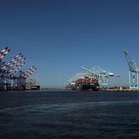 Trump raises new global tariff from 10 pct to 15 pct