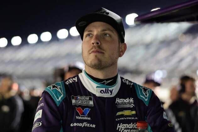 Alex Bowman (vertigo) remains sidelined for Las Vegas