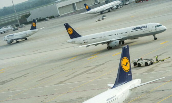 Lufthansa cancels 1,000 flights Wednesday over pilots' strike Lufthansa cancels 1,000 flights Wednesday over pilots' strike