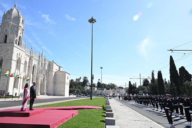 President Murmu recieved by Portugal President, accorded Guard of Honour