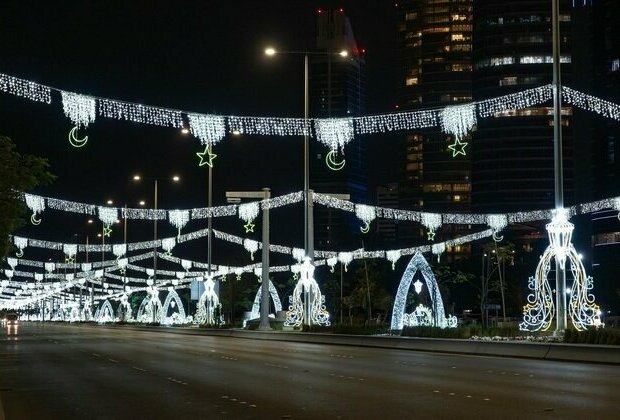 Abu Dhabi City Municipality installs 4,600 illuminated decorations in celebration of Ramadan