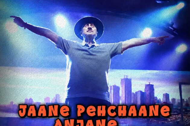 Anupam Kher receives double standing ovations for 'Jaane Pehchaane Anjaane' in Delhi show