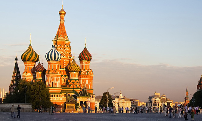 Russian diplomats expelled from US 'arrive in Moscow' Russian diplomats expelled from US 'arrive in Moscow'