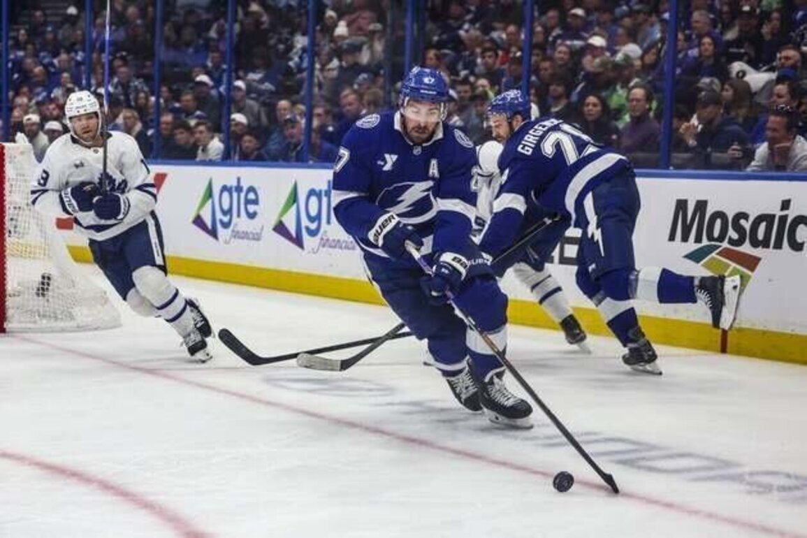 Nikita Kucherov posts 700th career assist as Lightning top Maple Leafs