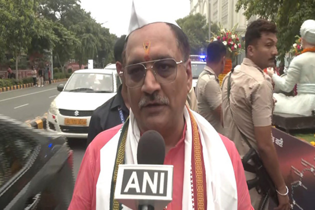 Delhi BJP chief joins symbolic Pandharpur Yatra to celebrate 800-year-old tradition