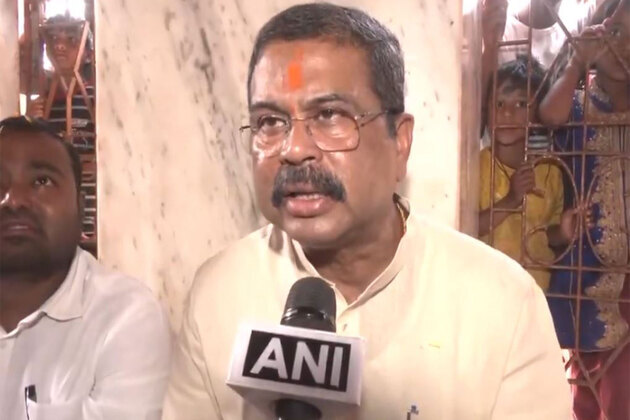 "West Bengal people have decided to change this corrupt, atrocious, infiltration-supporting govt": Dharmendra Pradhan on BJP's Parivartan Yatra