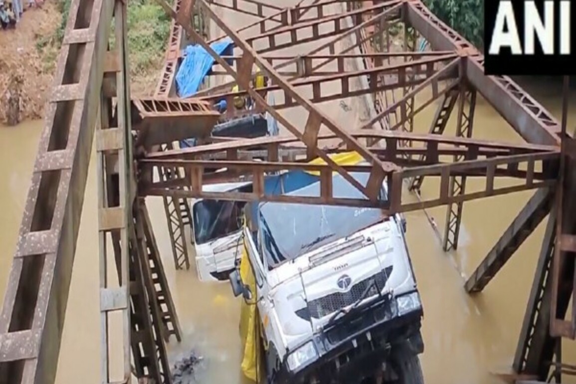 Assam: Bridge at Kalain-Silchar road collapses, restoration work underway