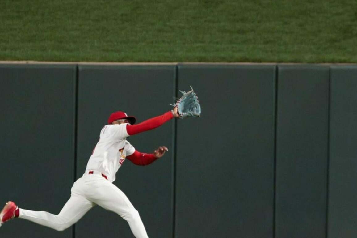Cardinals cannot conjure a second 3-run rally in extra innings, fall in 11th to Angels