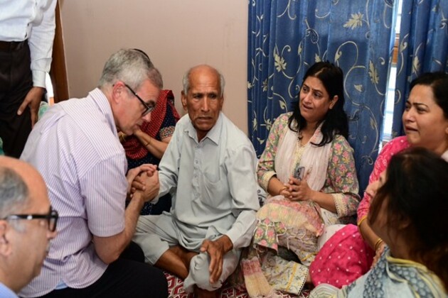J-K: CM Omar Abdullah meets departed Rajouri ADDC Raj Kumar Thapa's family