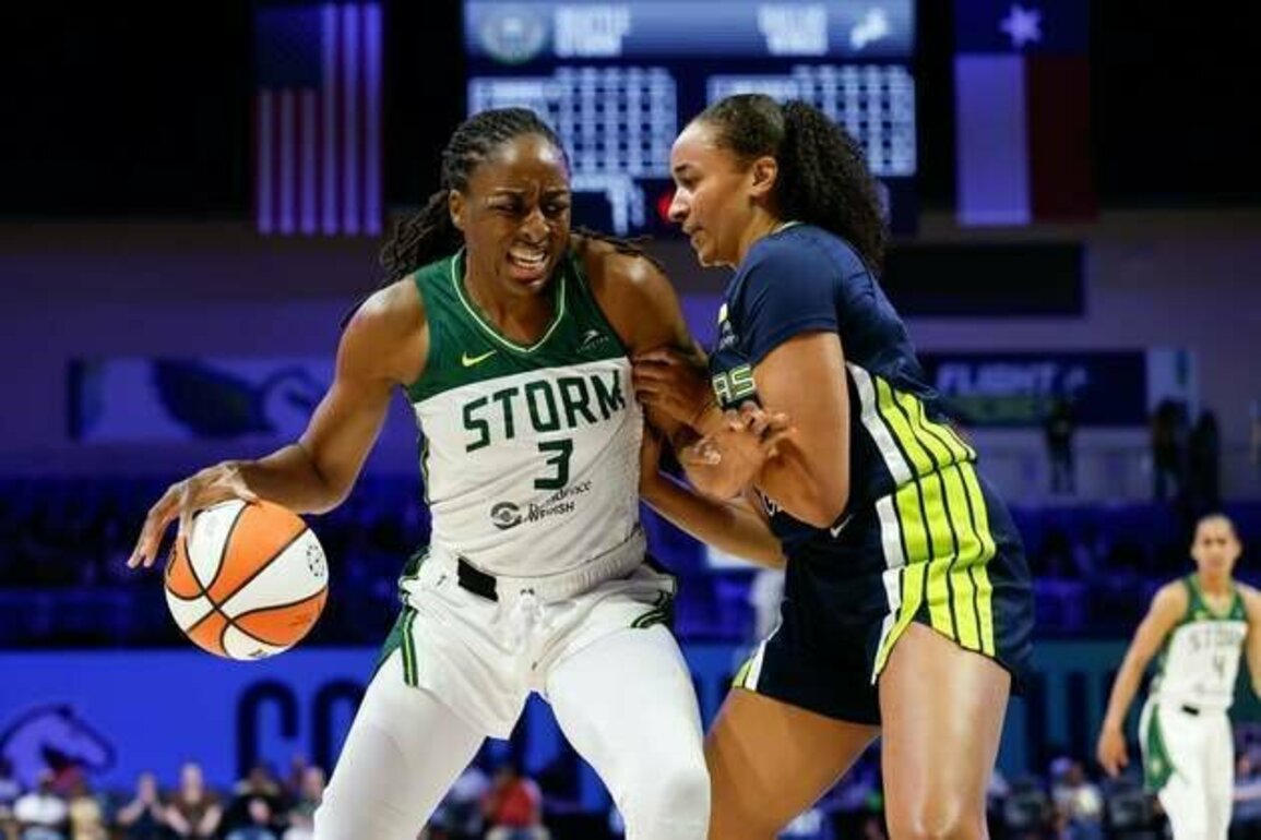 Storm try for first four-game win streak of season, visit Fever
