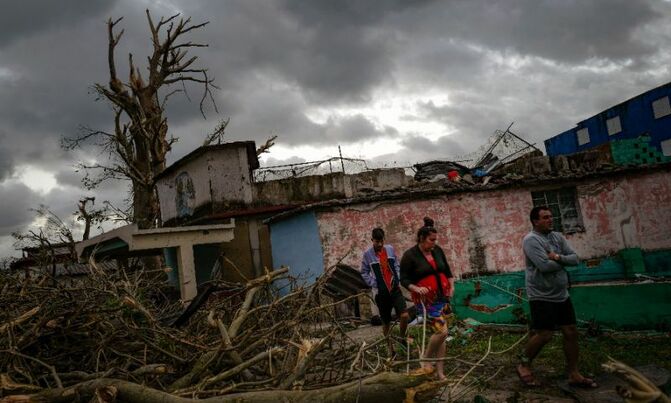 Four dead, 195 injured in Havana tornado Four dead, 195 injured in Havana tornado