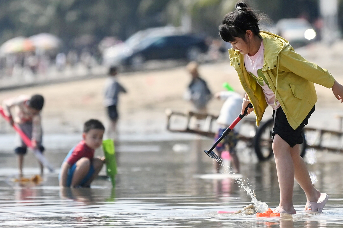 (EnchantingGuangxi)CHINA-GUANGXI-FANGCHENGGANG-BEACH-TOURISM (CN)