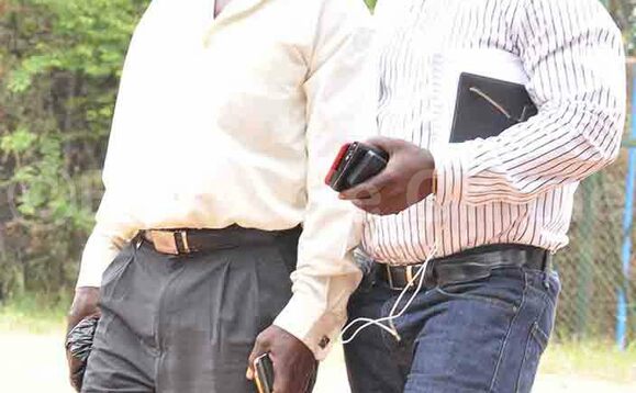 Samona ng'ava ku kkooti e Makindye Samona ng'ava ku kkooti e Makindye