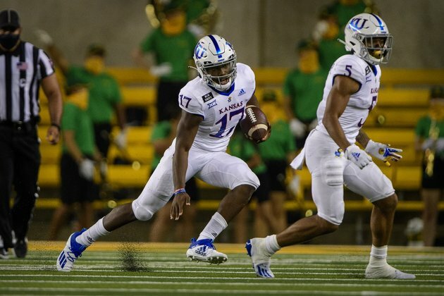 Baylor returns two kickoffs for TDs, hammers Kansas