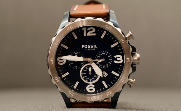 Fossil watch c jan willem reusink cc by 20 compressed 580x358.jpg