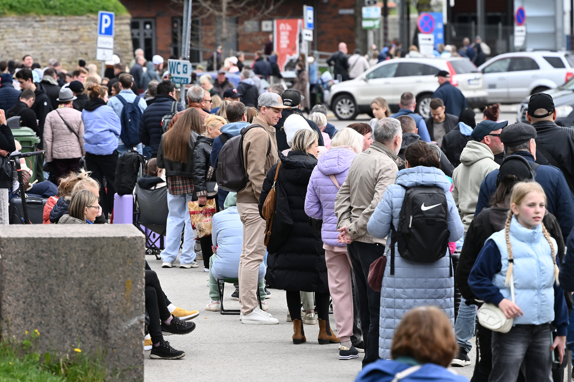 ESTONIA-NARVA-BORDER CROSSINGS-RUSSIA-OPENING HOURS SHORTENED