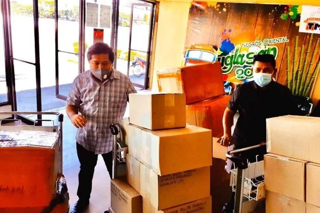 Dgte frontliners continue to receive donations