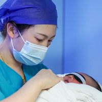ChineseToday | Neonatal nurses lift up hope for newborns in SW China's Yunnan