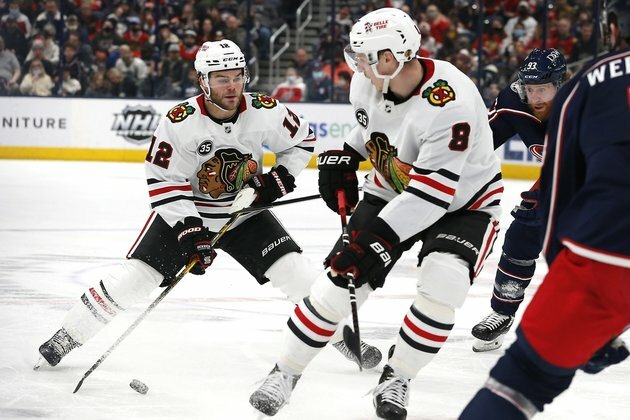 Alex DeBrincat nets pair as Blackhawks dump Blue Jackets