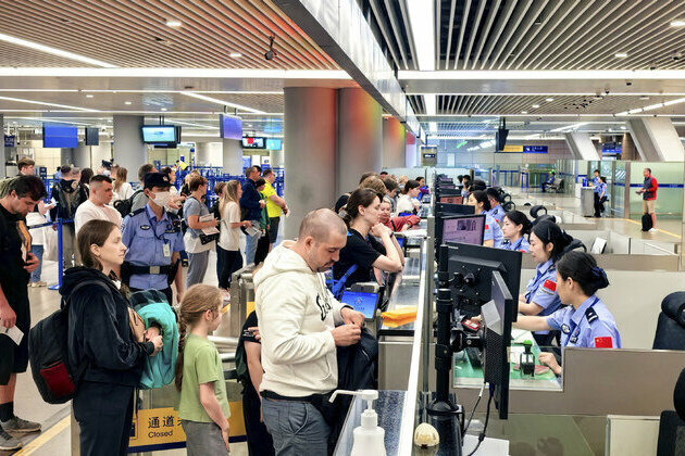 Shanghai airports, cruise ports experience summer travel boom
