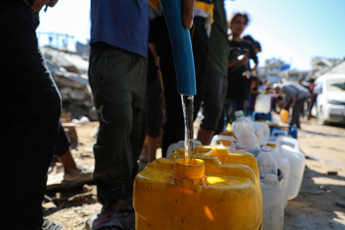 MIDEAST-GAZA-SHATI REFUGEE CAMP-WATER