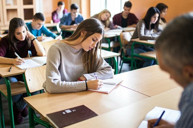 Which Russian universities produce the most billionaires