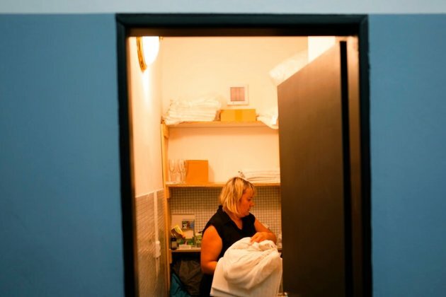 Months Into War, Ukraine Refugees Slow to Join EU Workforce