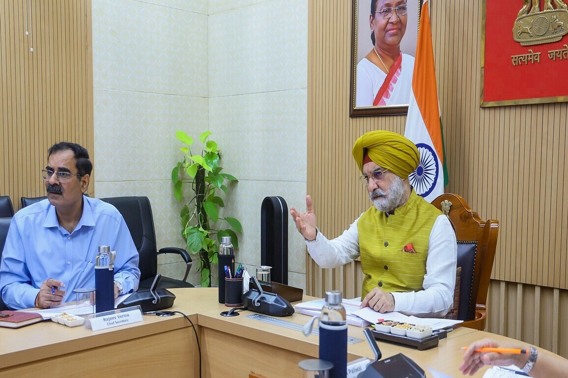 Delhi LG appeals to citizens to help build safer, decongested capital