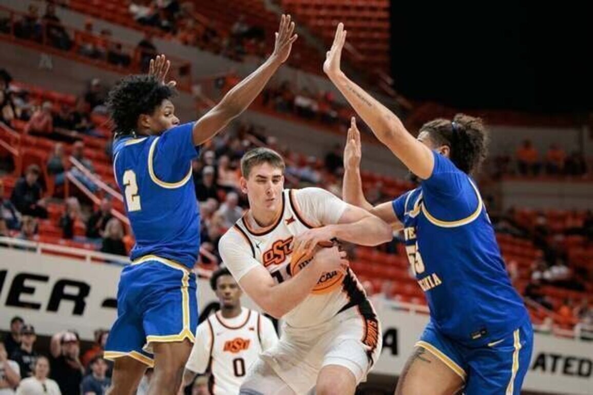 Oklahoma State pulls away in overtime to edge West Virginia