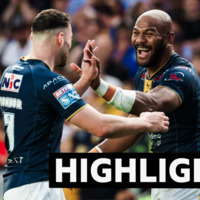 Super League- Leeds Rhinos thrash Huddersfield Giants