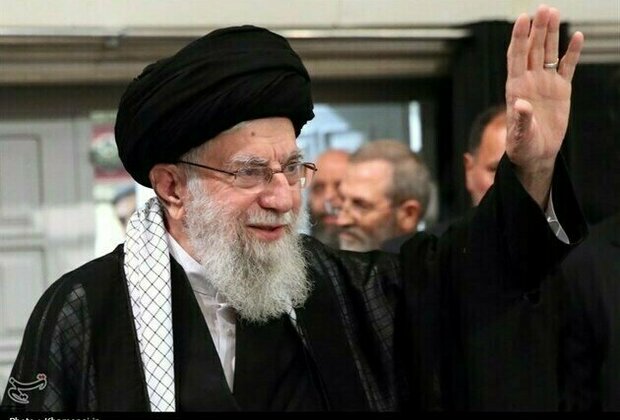 Ayatollah Khamenei Donates Fund to Release Needy Prisoners