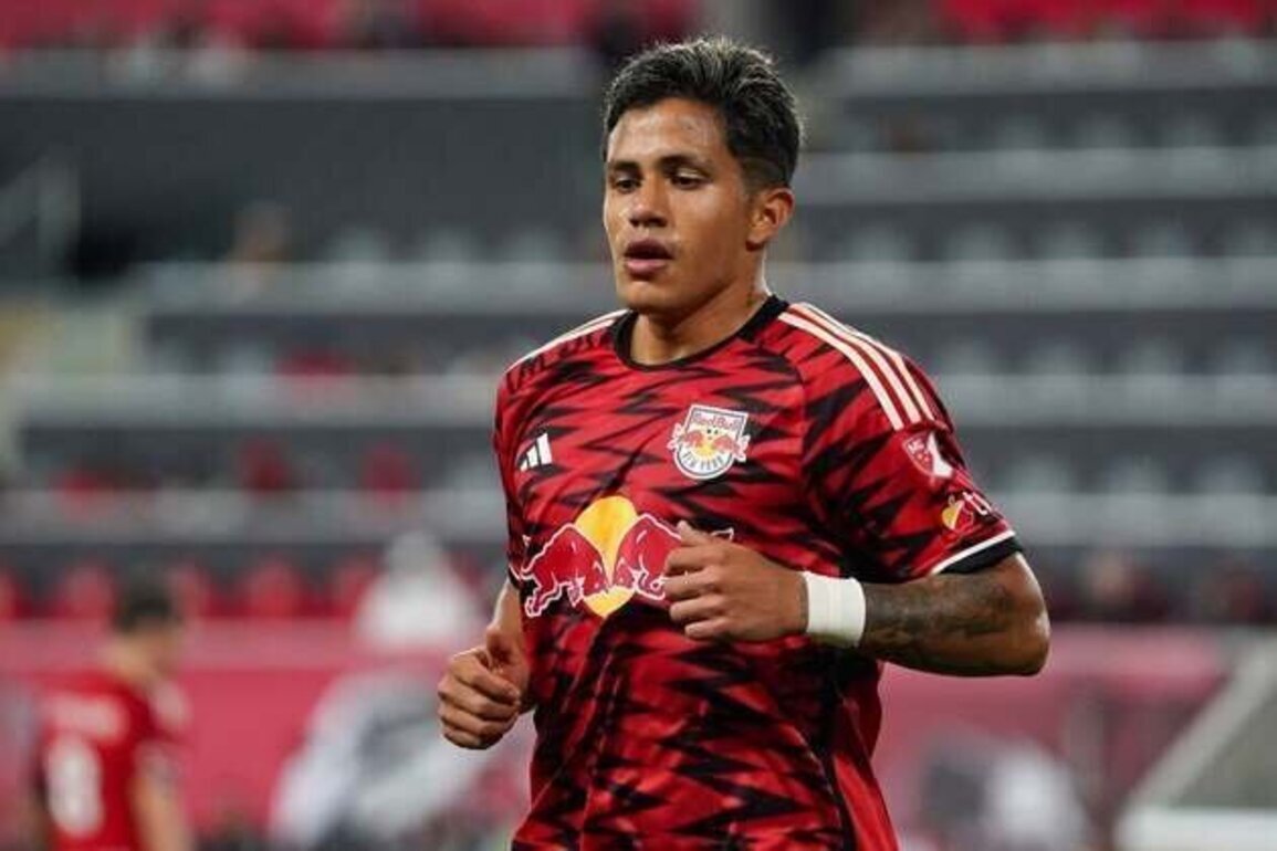 CF Montreal acquire M Wiki Carmona from Red Bulls