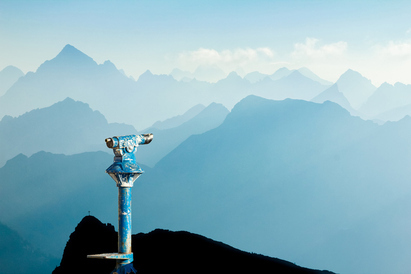 Half-Time Outlook 2026-27: AI holds the score, growth slows to +2.5% 