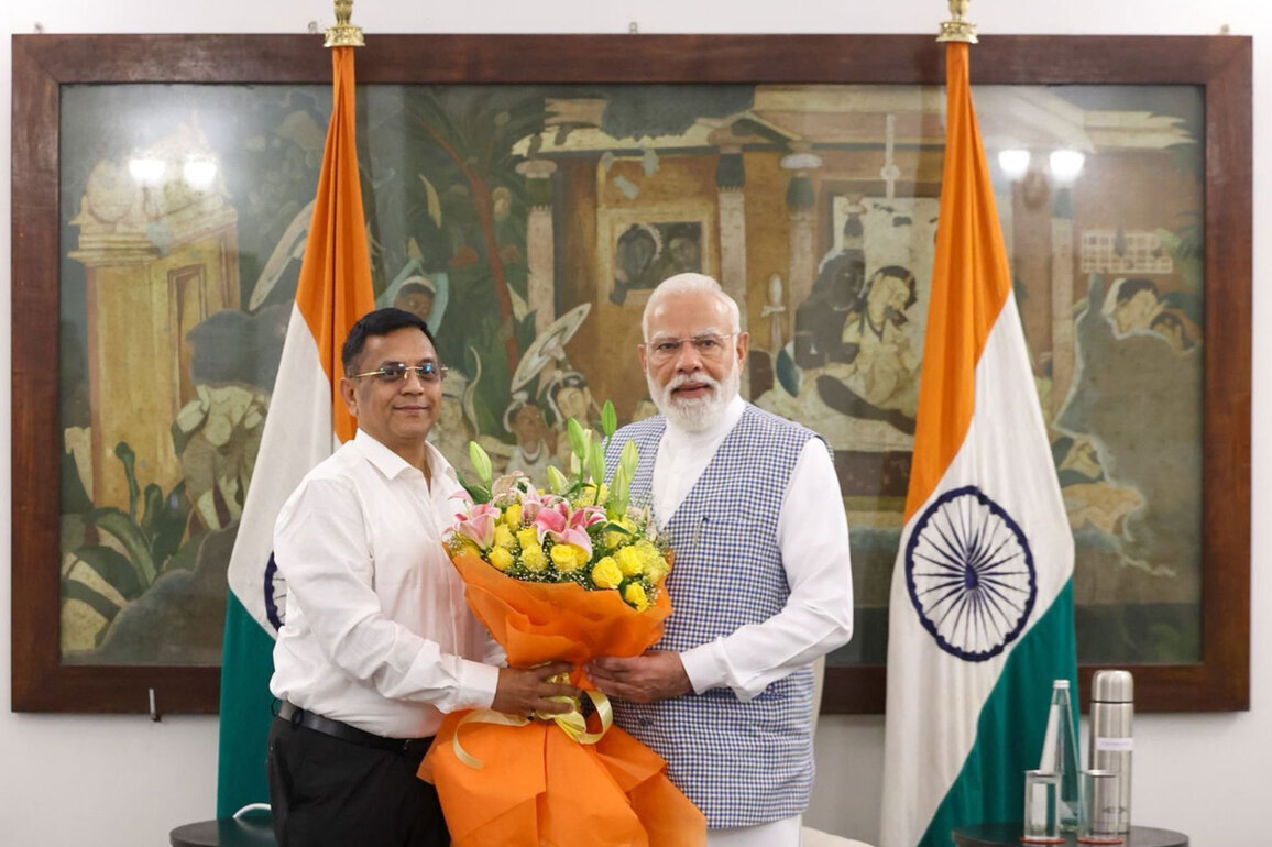PM Modi meets NITI Aayog's new full-time member Dr Gobardhan Das, calls his journey 'very inspiring'