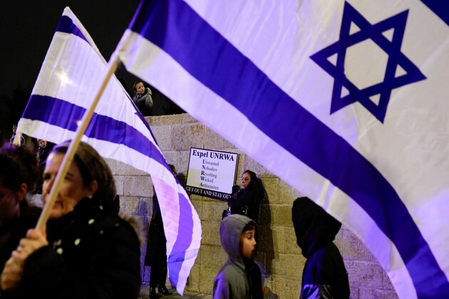 Israel begins dismantling of banned UN organisation's Jerusalem headquarters