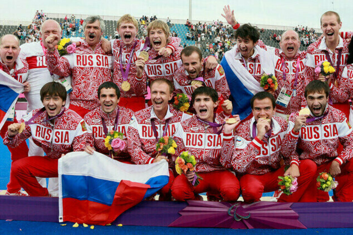 Russian flag returned to countrys disabled athletes