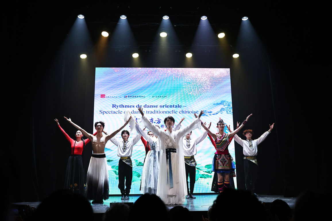 FRANCE-PARIS-TRADITIONAL CHINESE DANCE-PERFORMANCE