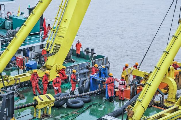China bridging digital divide with submarine cables