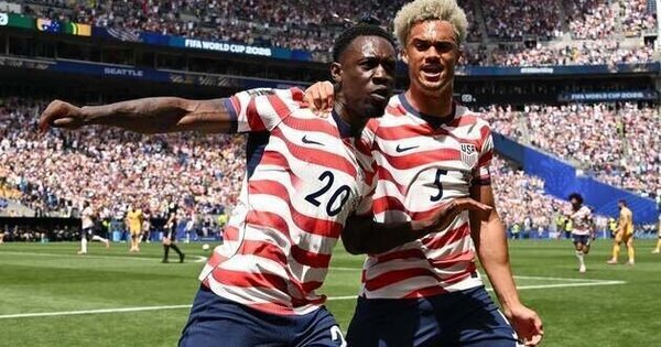 U.S. secure spot in knockout round with 2-0 win over Australia