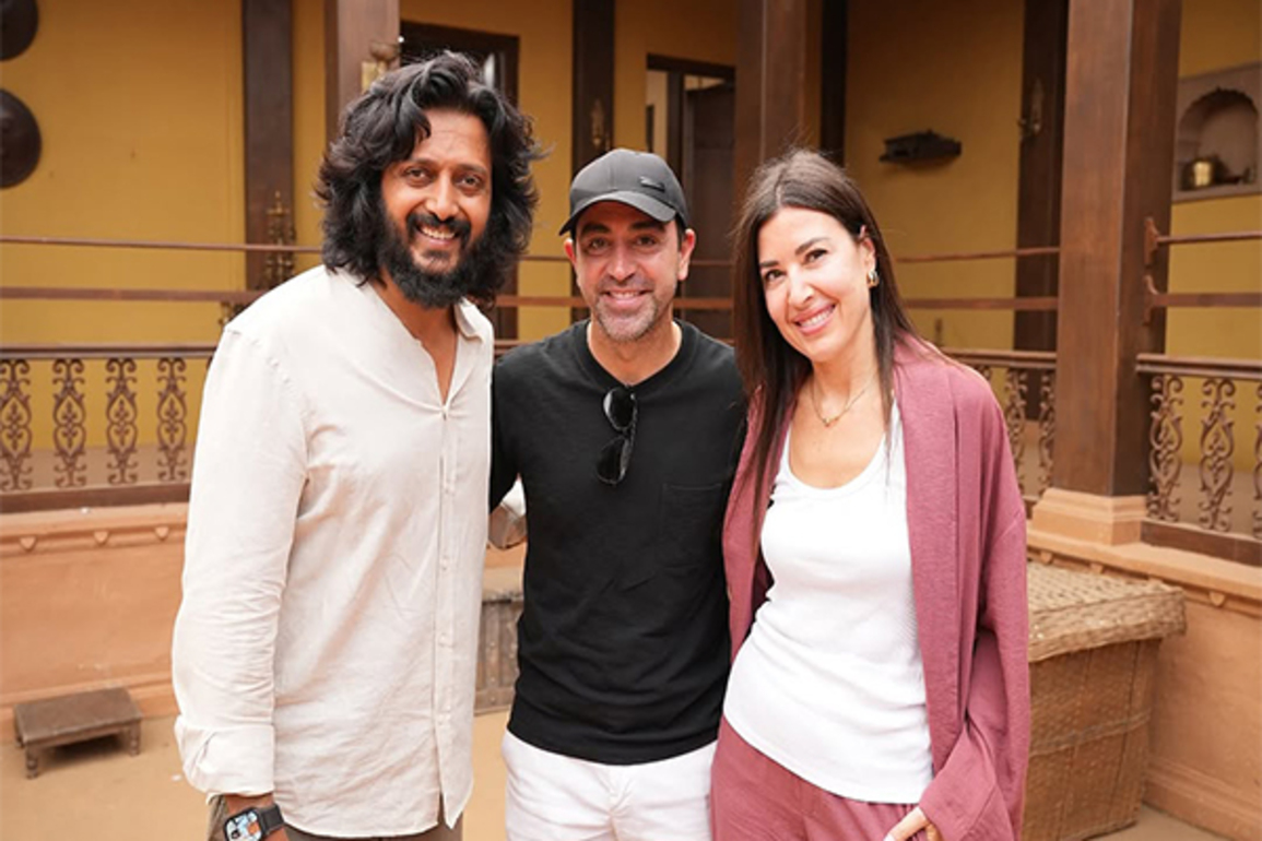 Barcelona football legend Xavi Hernandez meets Riteish Deshmukh on 'Raja Shivaji' sets